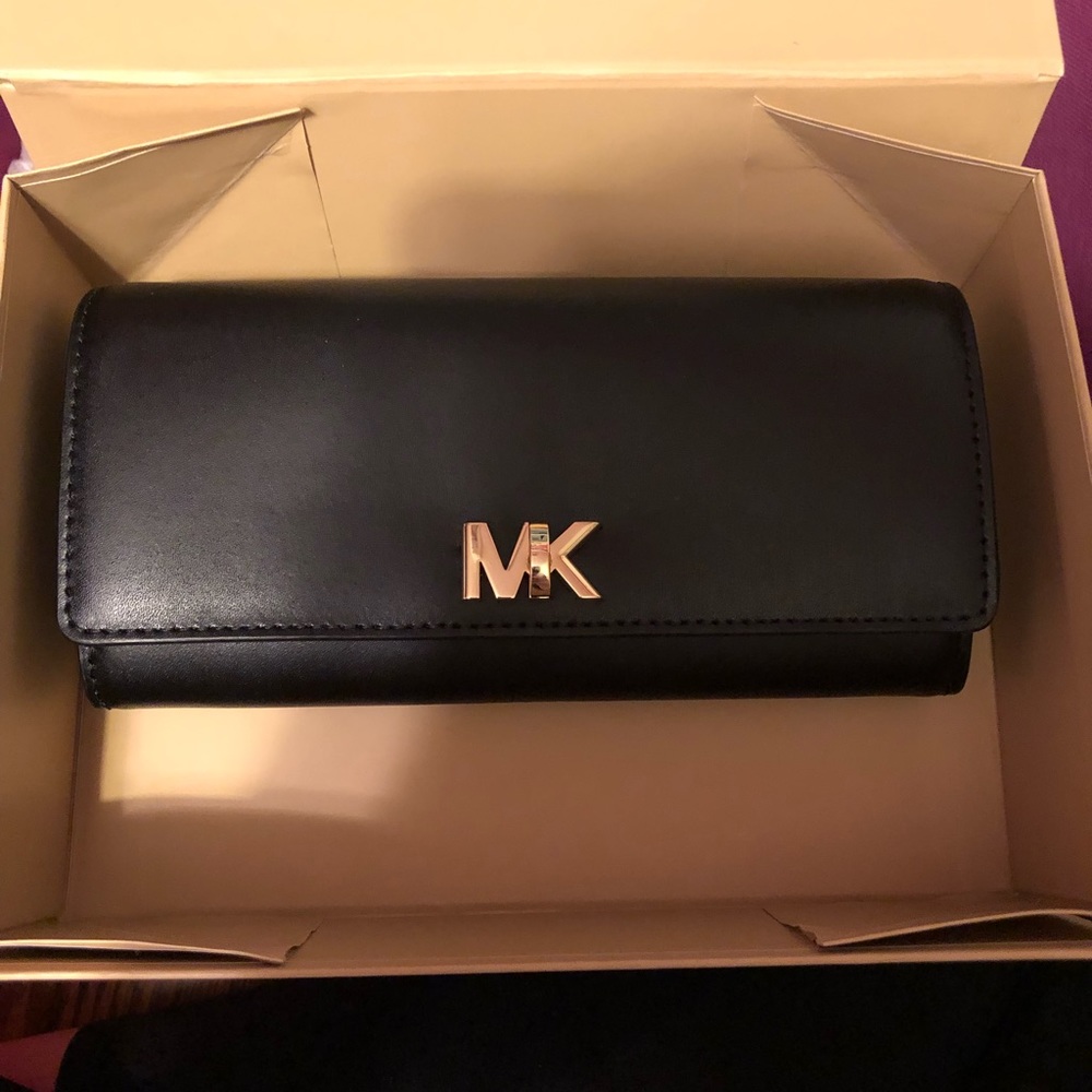 Black leather Michael Kors wallet unused